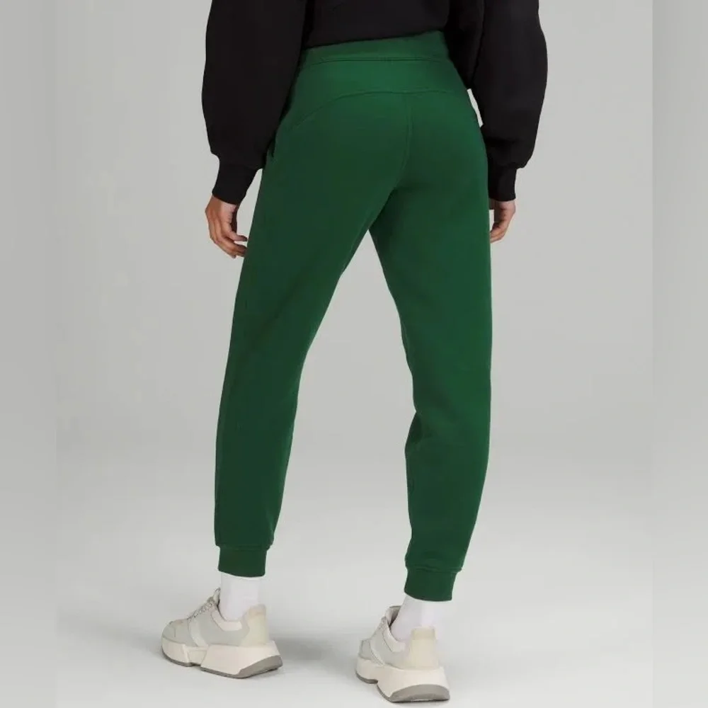 Lululemon Scuba Jogger - Picture 3 of 8